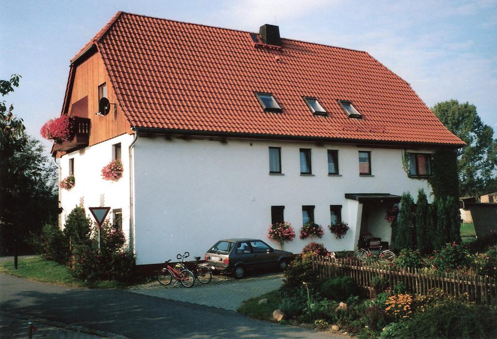 Отель Zum Hecht Herrnhut Экстерьер фото