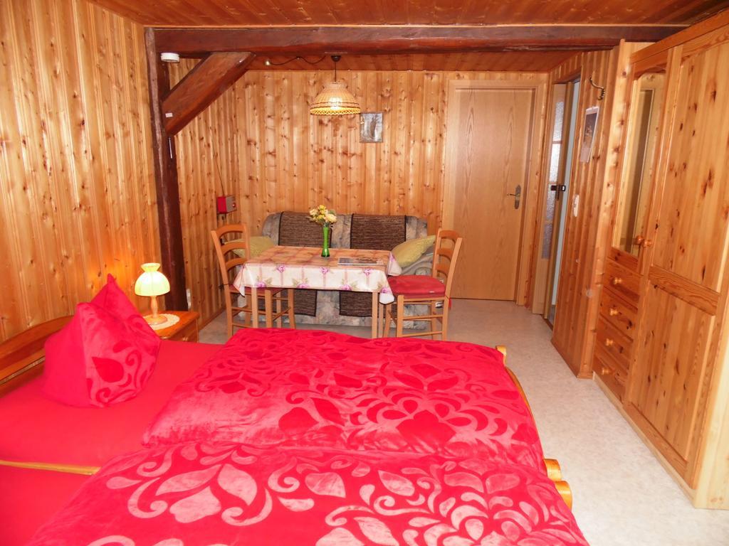 Отель Zum Hecht Herrnhut Экстерьер фото