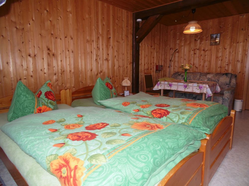 Отель Zum Hecht Herrnhut Экстерьер фото