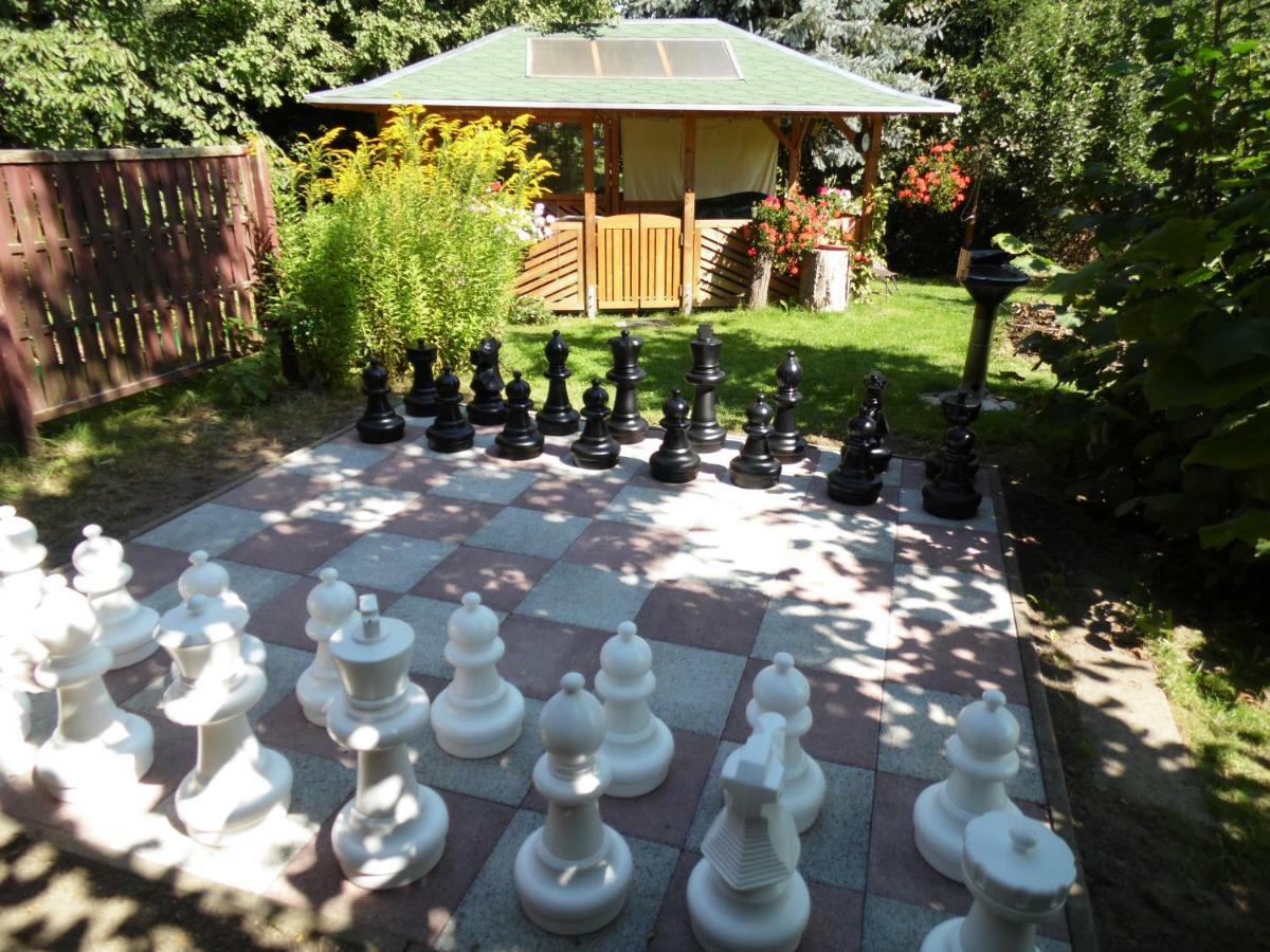 Отель Zum Hecht Herrnhut Экстерьер фото
